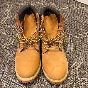Timberland Size 10 Mens mint condition worn 2 times at most.